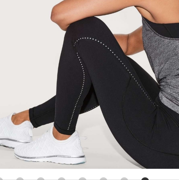 Lululemon Athletica Extra Mile 28" Black Tight sz4  BinQ - Picture 3 of 13